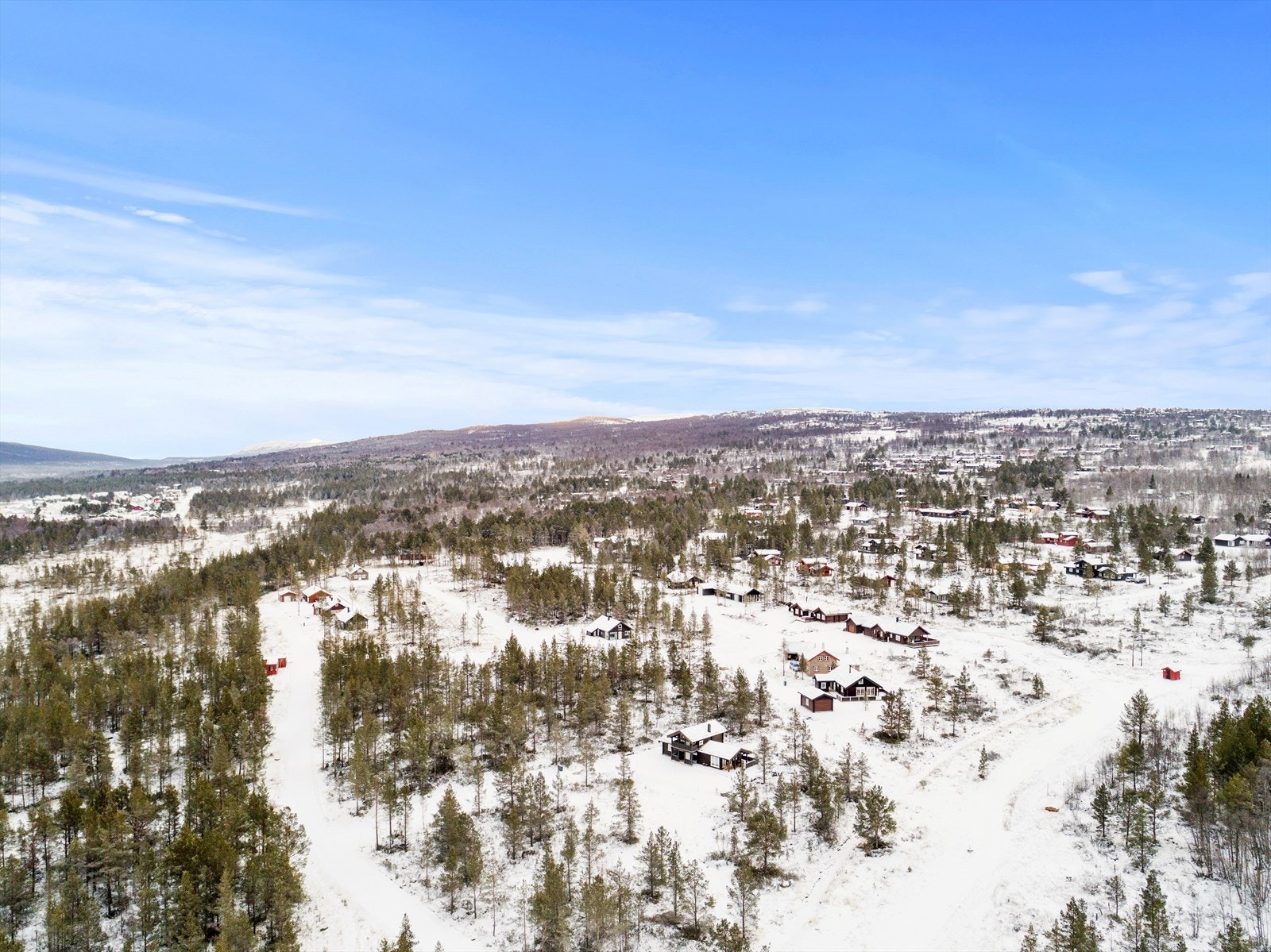 Om sommeren myldrer det av liv i Rørosgatene, og setergrender i regionen byr på konserter og arrangement. Galleribilde