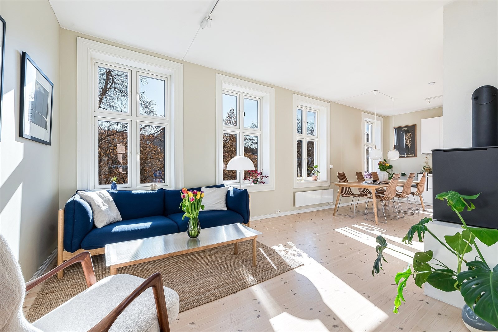 Velkommen til denne sjarmerende og romslige leiligheten på Tøyen! Galleribilde