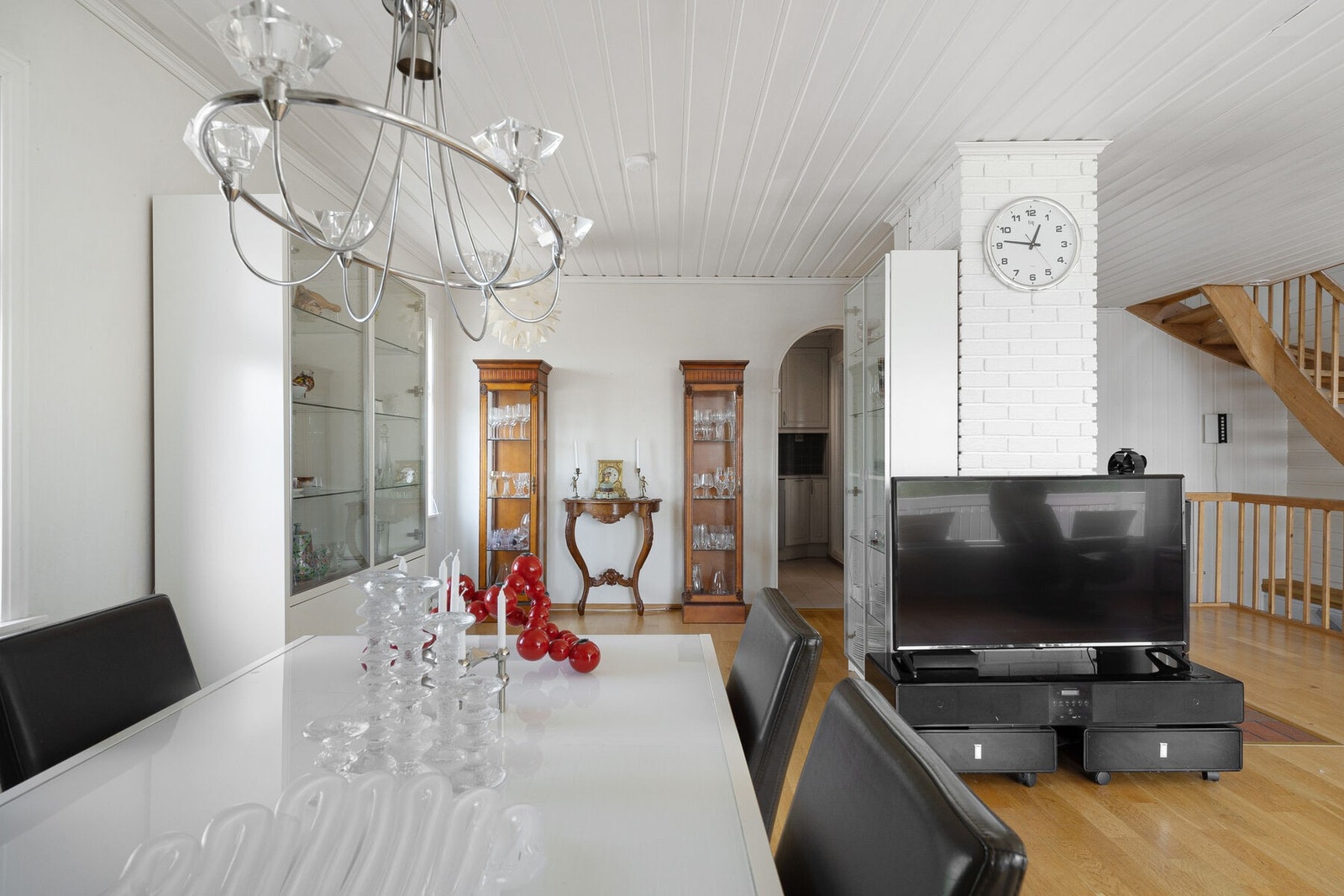 Lys og trivelig stue med god plass. Galleribilde
