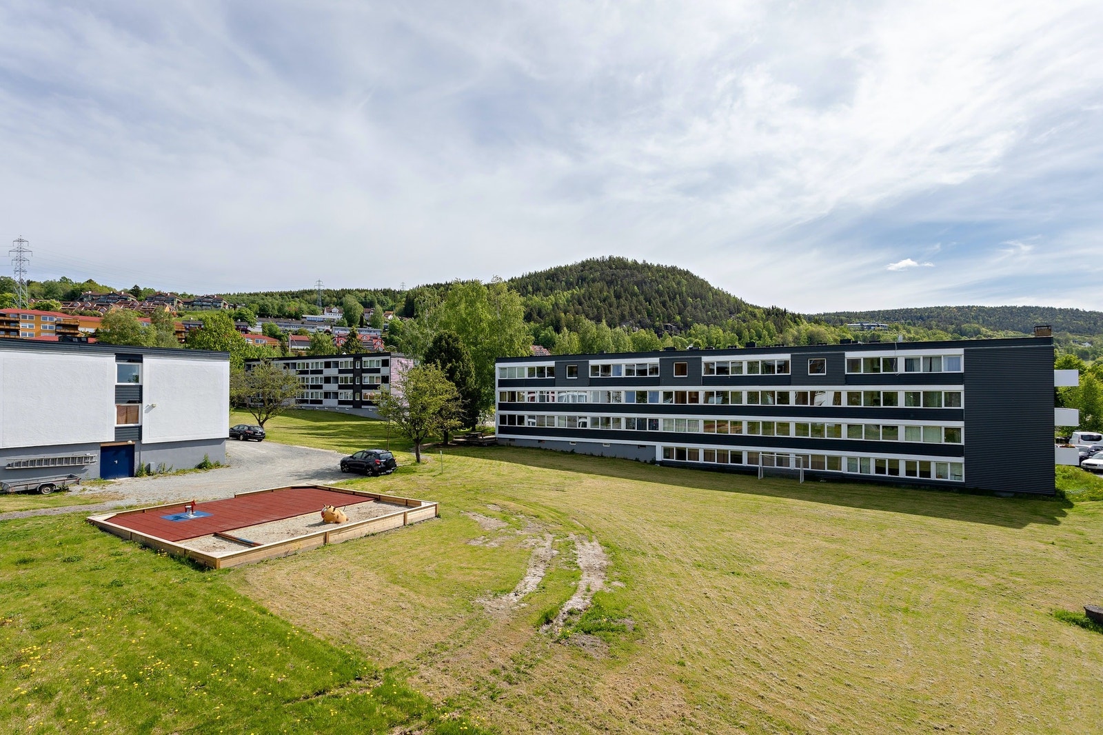 Store grøntarealer og lekeplass Galleribilde