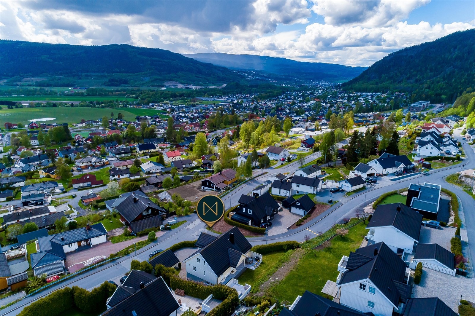 Dronebilde av området Galleribilde