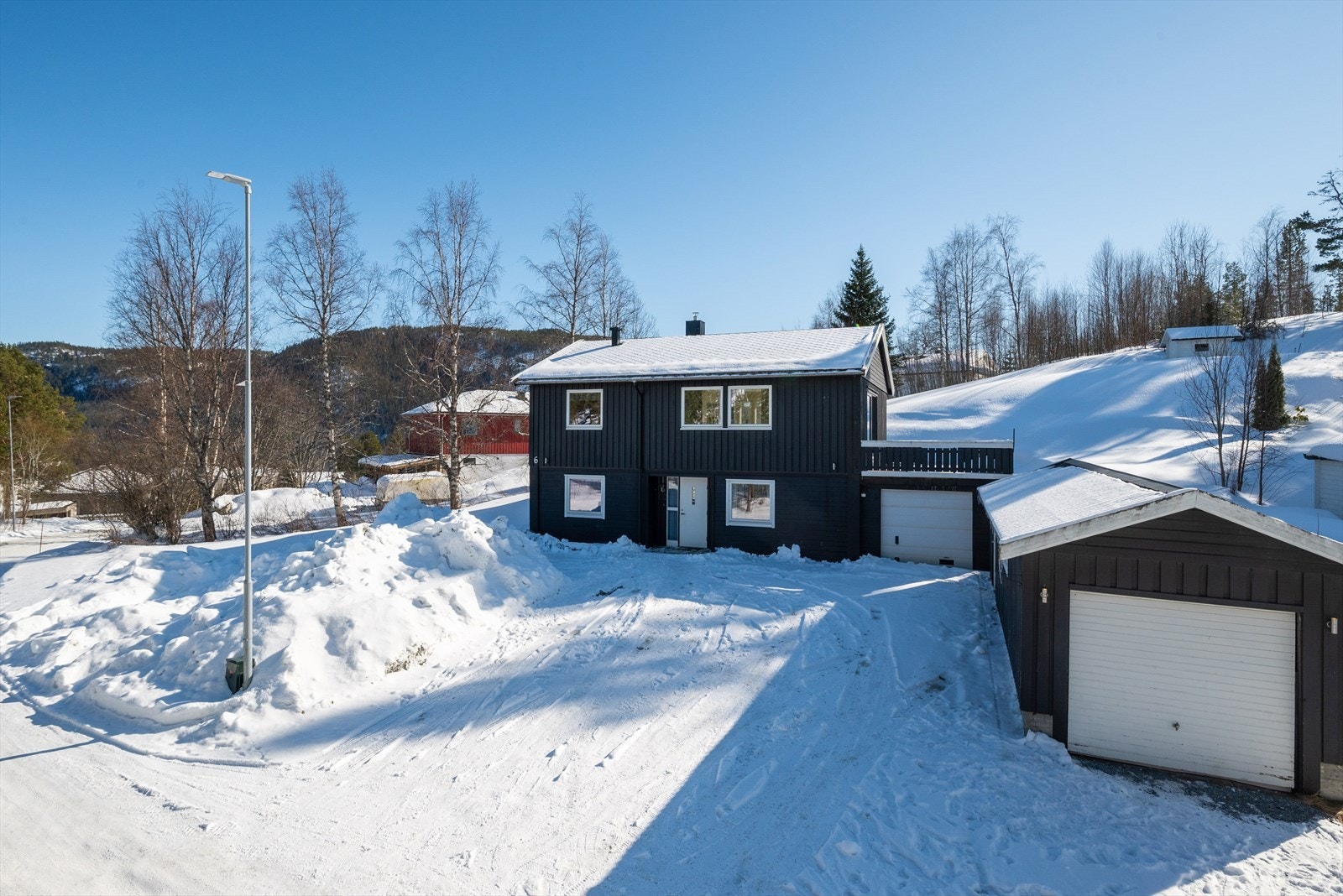 Her vil du få gangavstand til skole, barnehage, idrettsanlegg og sentrum Galleribilde