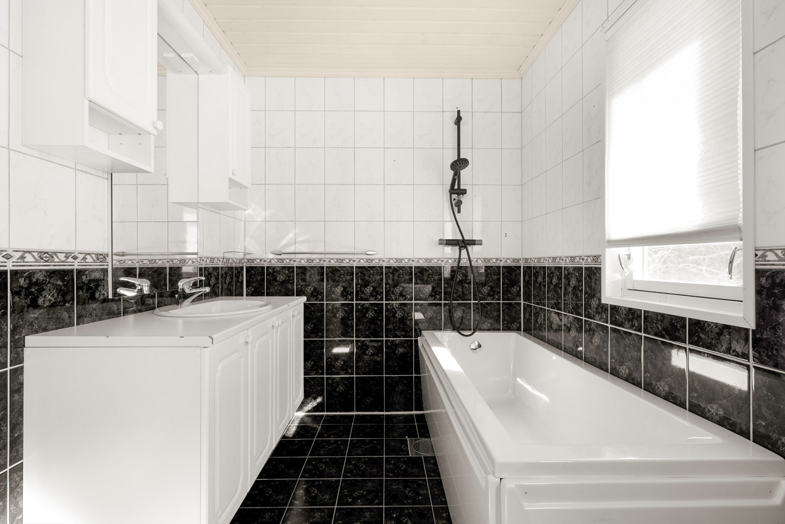 Badet er på gode 7 kvm Galleribilde