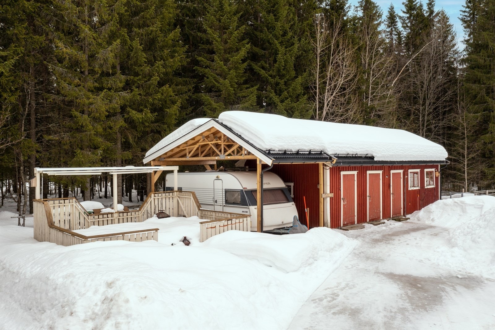 Carport tilbygget i 2022. Galleribilde