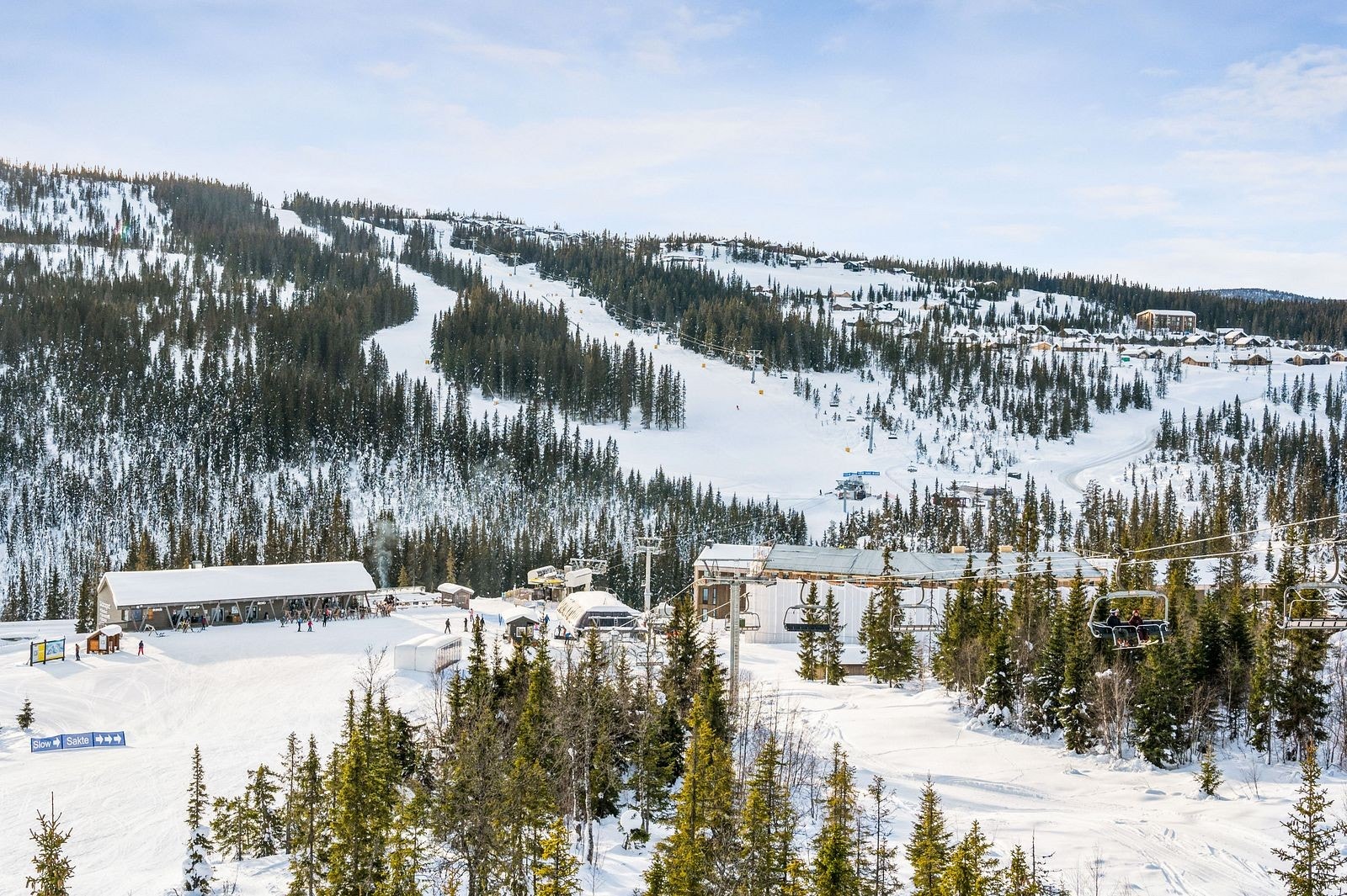Utsikt fra alpinbakken - mot Varden Galleribilde