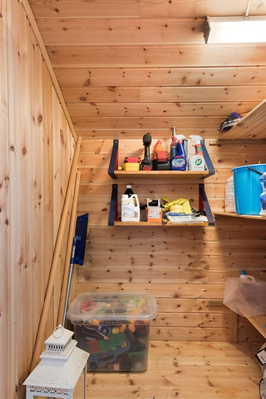 Innvendig bod. Galleribilde