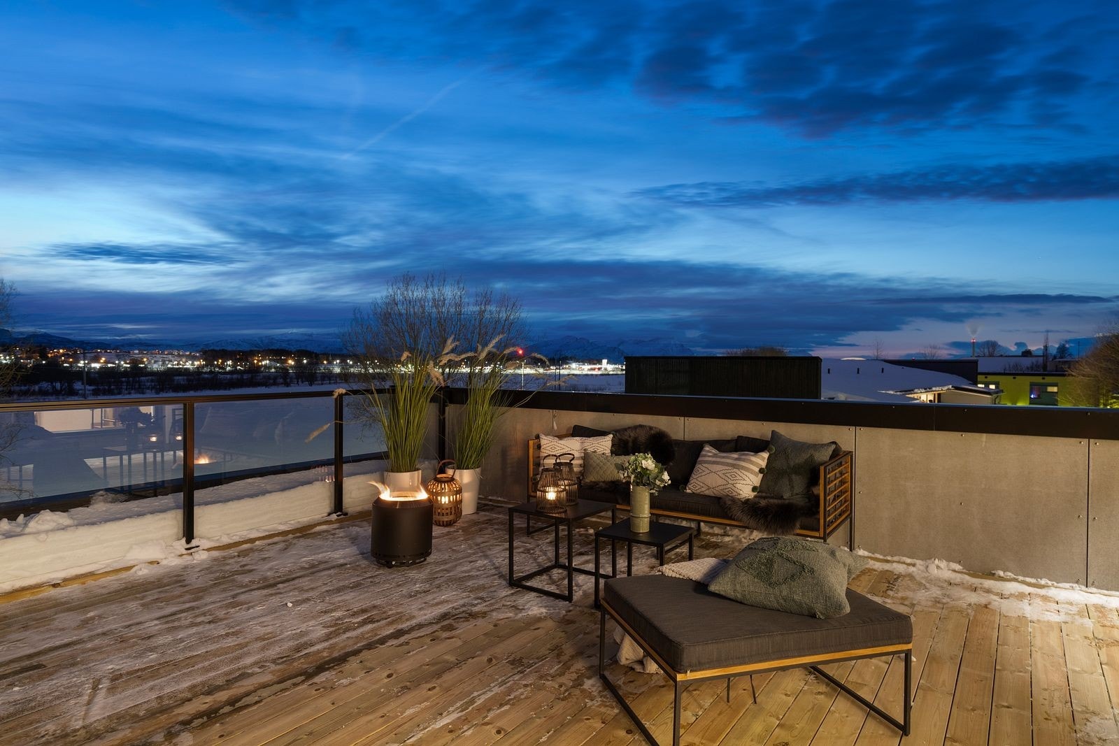 Kveldsbilde Terrasse Galleribilde