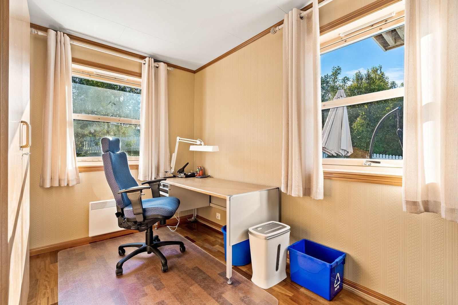 Hjemmekontor/soverom. Galleribilde