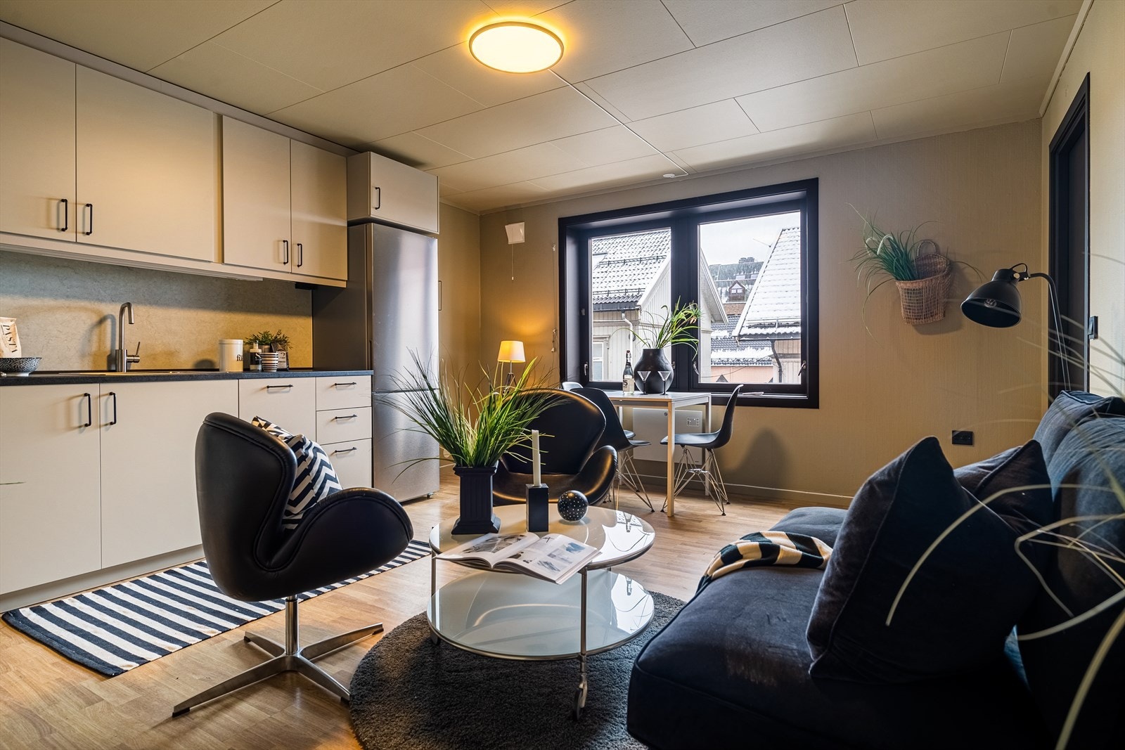 Nordvik har gleden av å presentere Kong Sverres gate 1 og denne pene eierleiligheten som er pent oppusset i 2023. Galleribilde