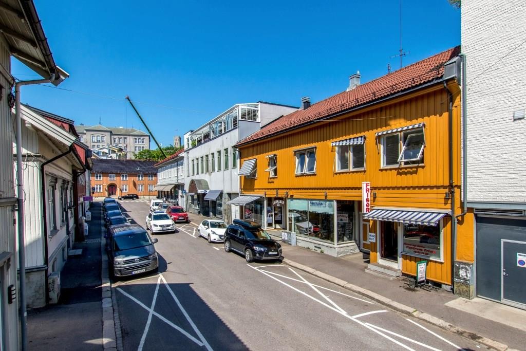 Fra boligen er det kort vei til alle sentrums fasiliteter. Galleribilde