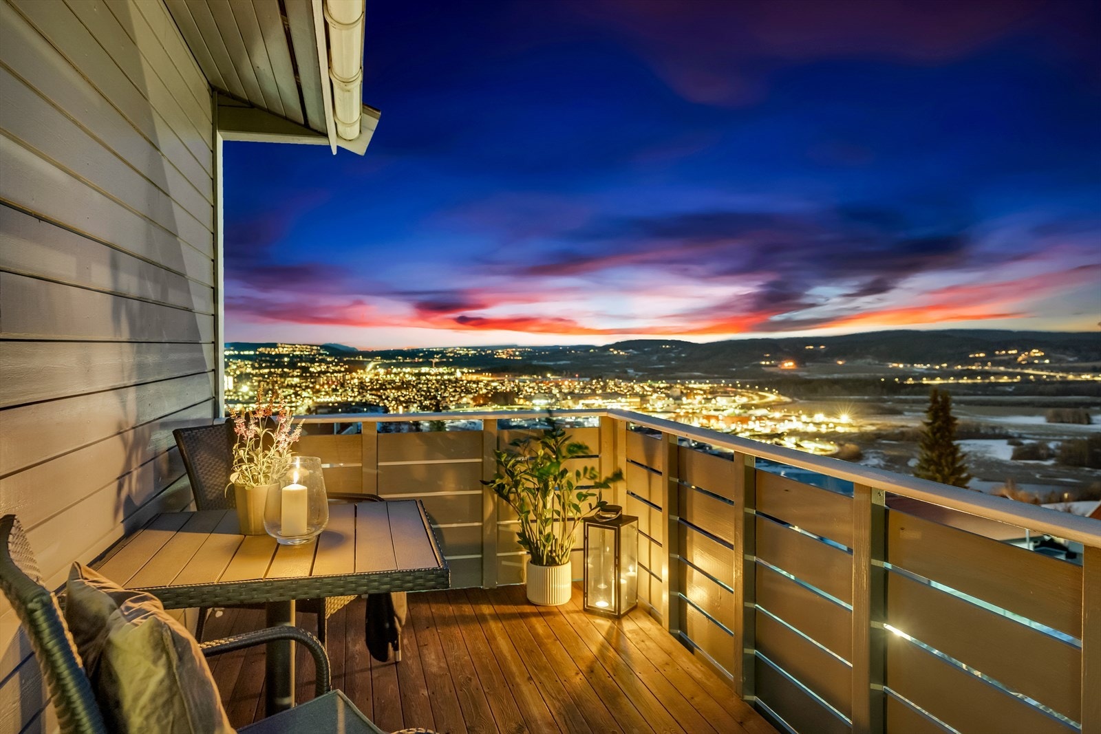 Boligen har en balkong på 14 kvm som ligger ved inngangspartiet. Galleribilde