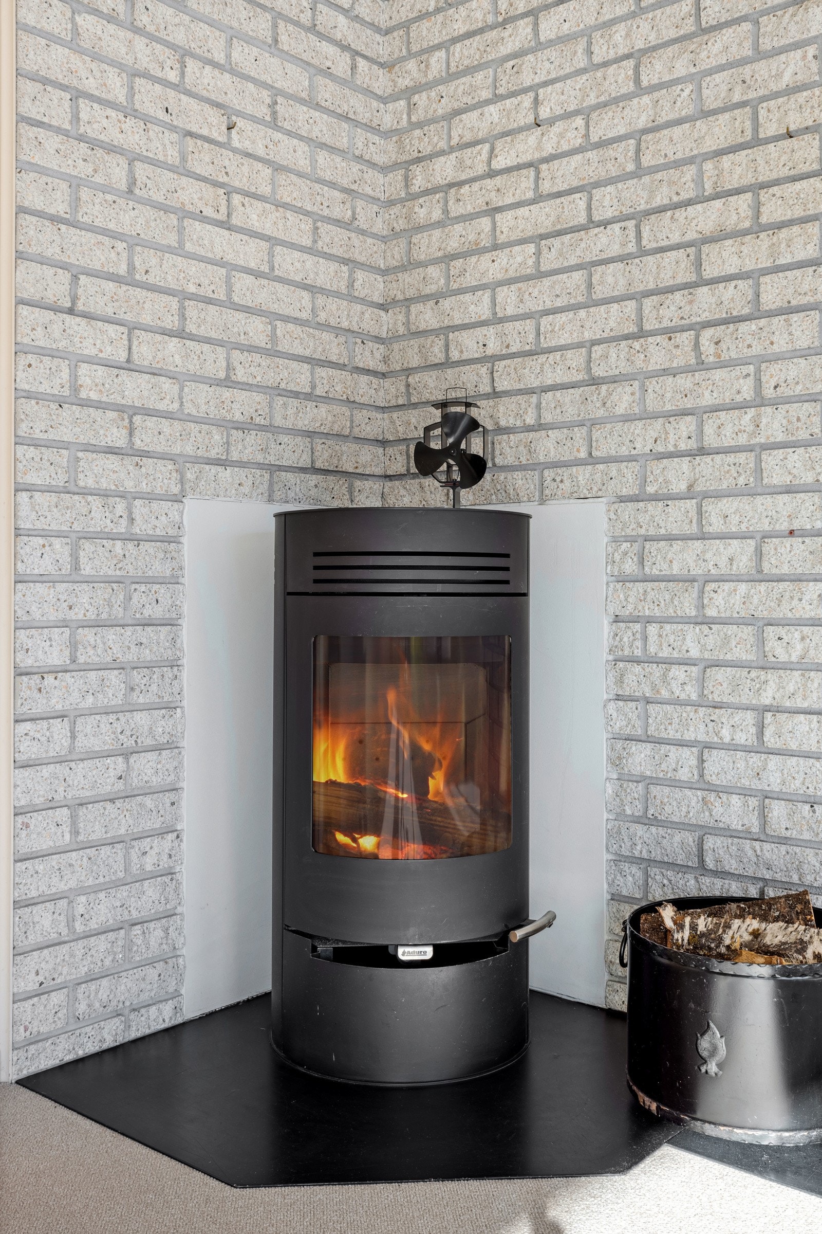 Nyere peisovn sørger for både hygge og varme også på de kalde dagene Galleribilde