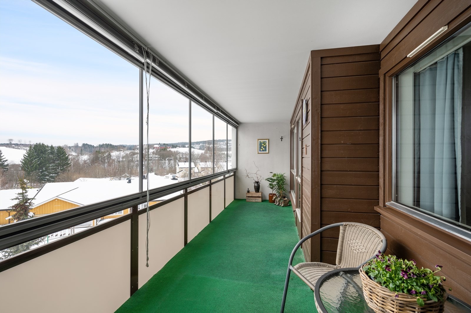 Uteplassen innbyr til både stille stunder og lange, sosiale kvelder. Galleribilde