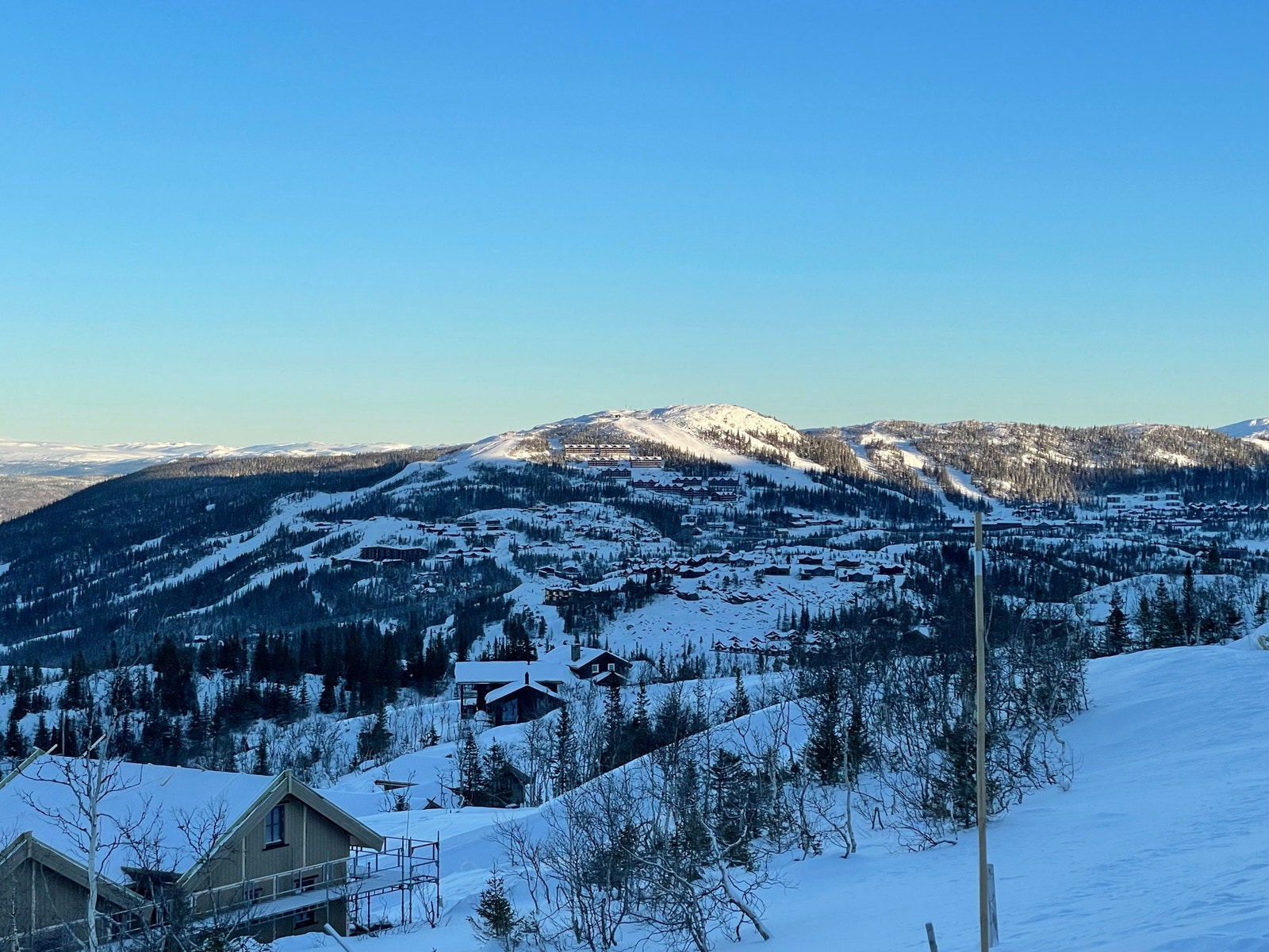 Utsikt mot slalåmbakkene Galleribilde
