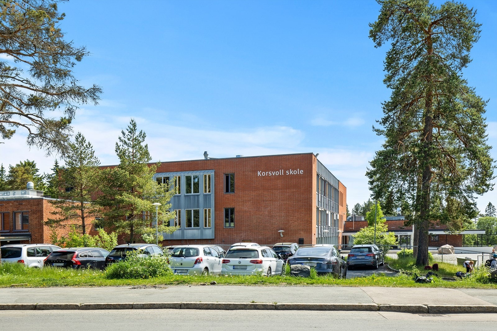 Korsvoll barneskole. Galleribilde