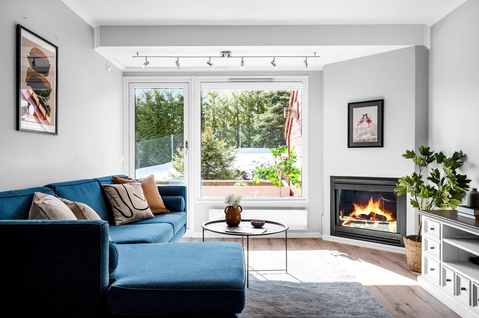 Store vinduer gir godt lysinnslipp. Galleribilde