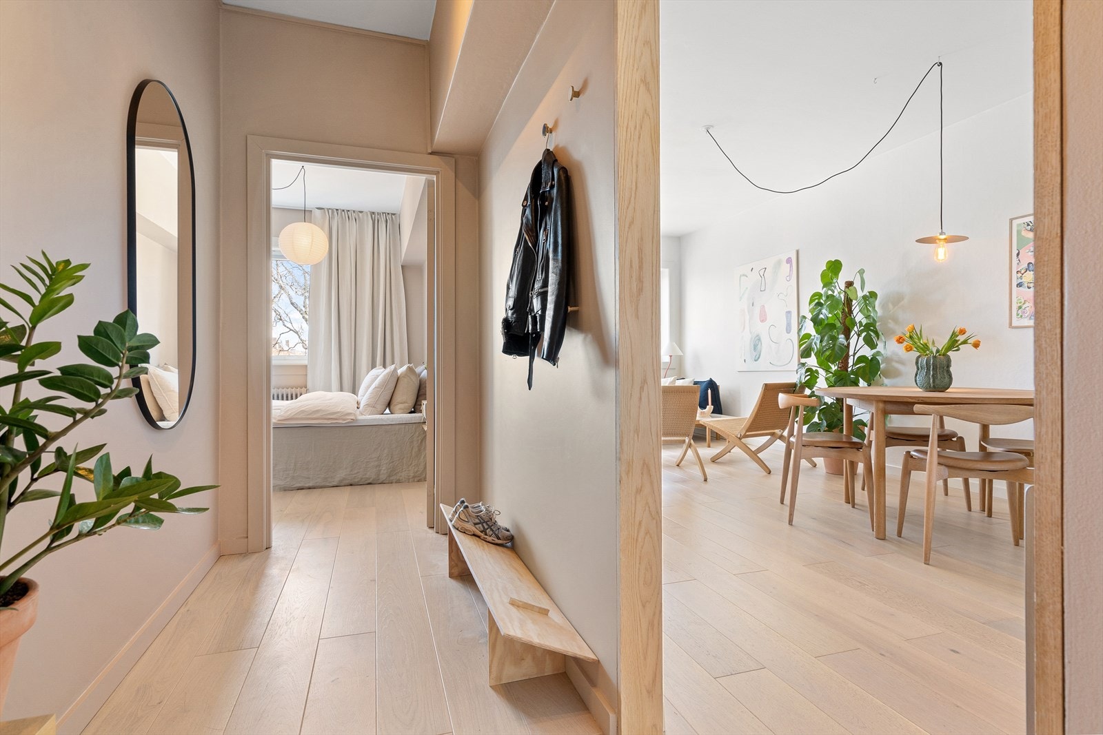 Entré, bad og de to soverommene ligger i en egen avdeling. Galleribilde