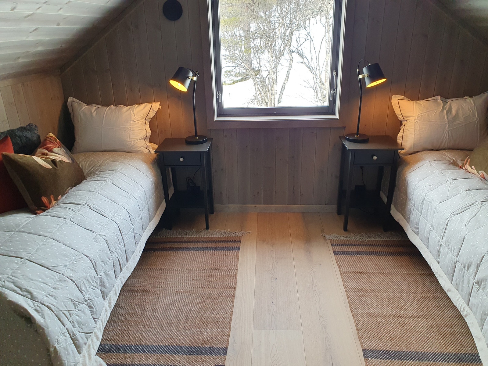 Soverom hems. Galleribilde