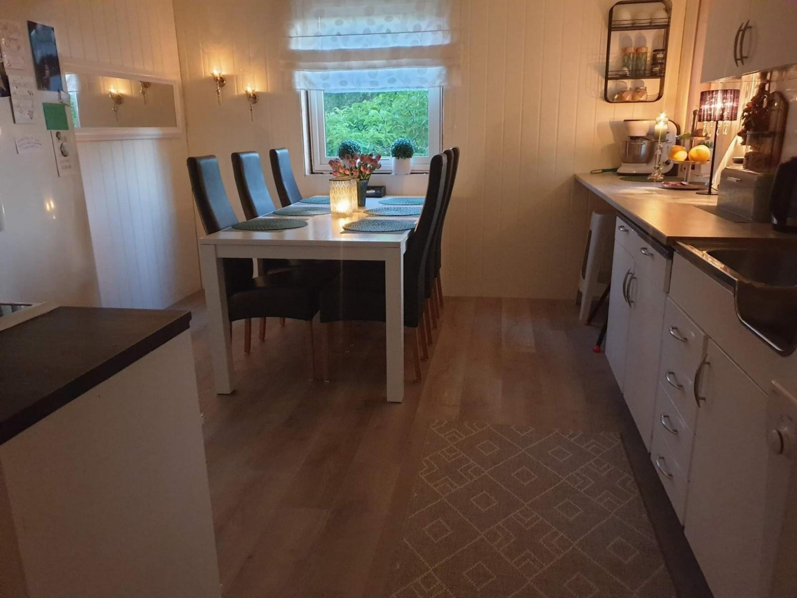 Kjøkken med slette fronter