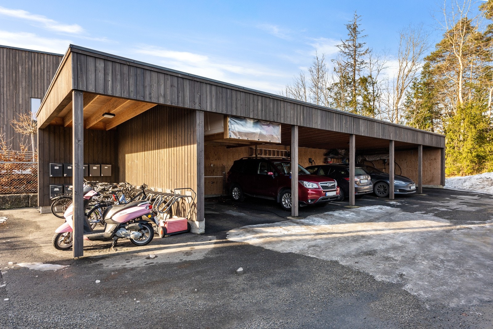 Carport like ved boligen Galleribilde