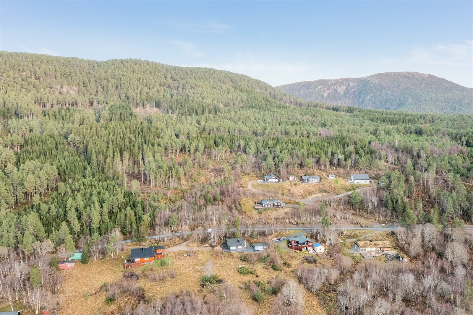 Hyttetomt i naturskjønne omgivelser Galleribilde