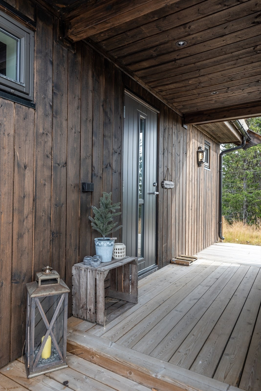 Praktisk med overbyget inngangsparti. Galleribilde