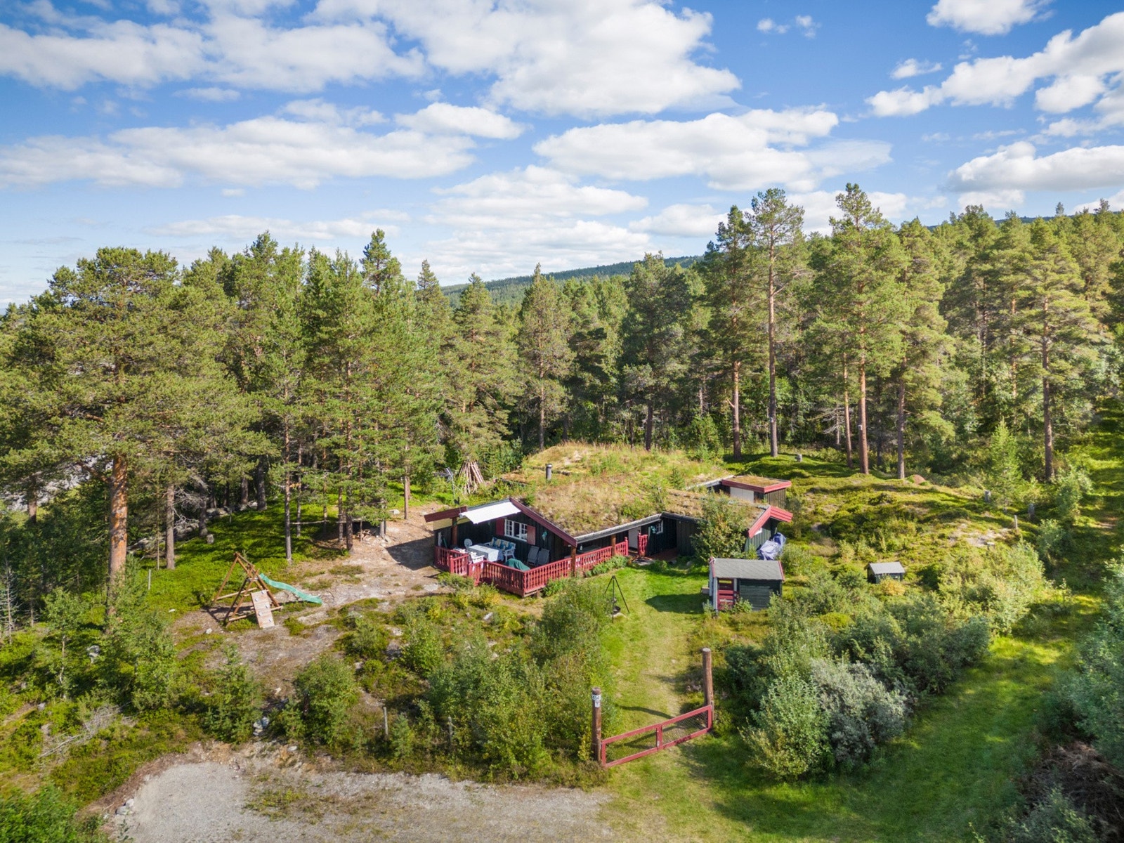 Her presenteres en flott fritidseiendom med god beliggenhet og enkel adkomst i Os. Galleribilde