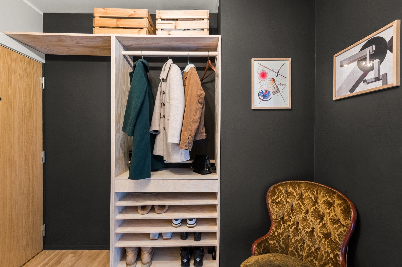 Svært god oppbevaringsplass. Galleribilde