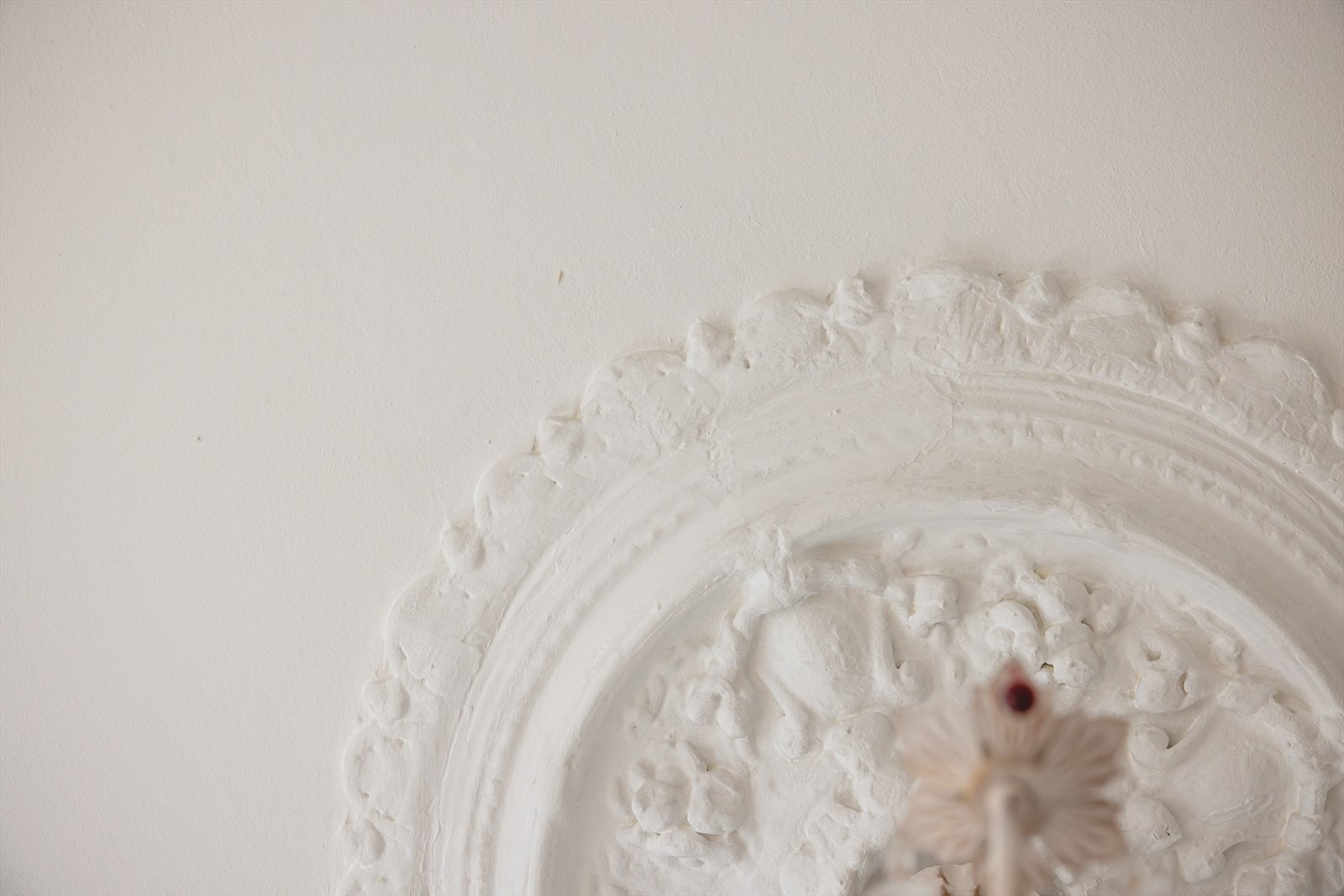 Flotte, klassiske detaljer med rosett og stukkatur. Galleribilde