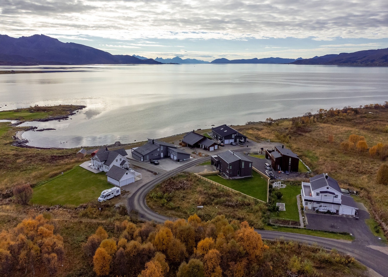 Her kan du bygge enebolig med sørvestvendt fasade, sjøutsikt og ypperlige solforhold Galleribilde