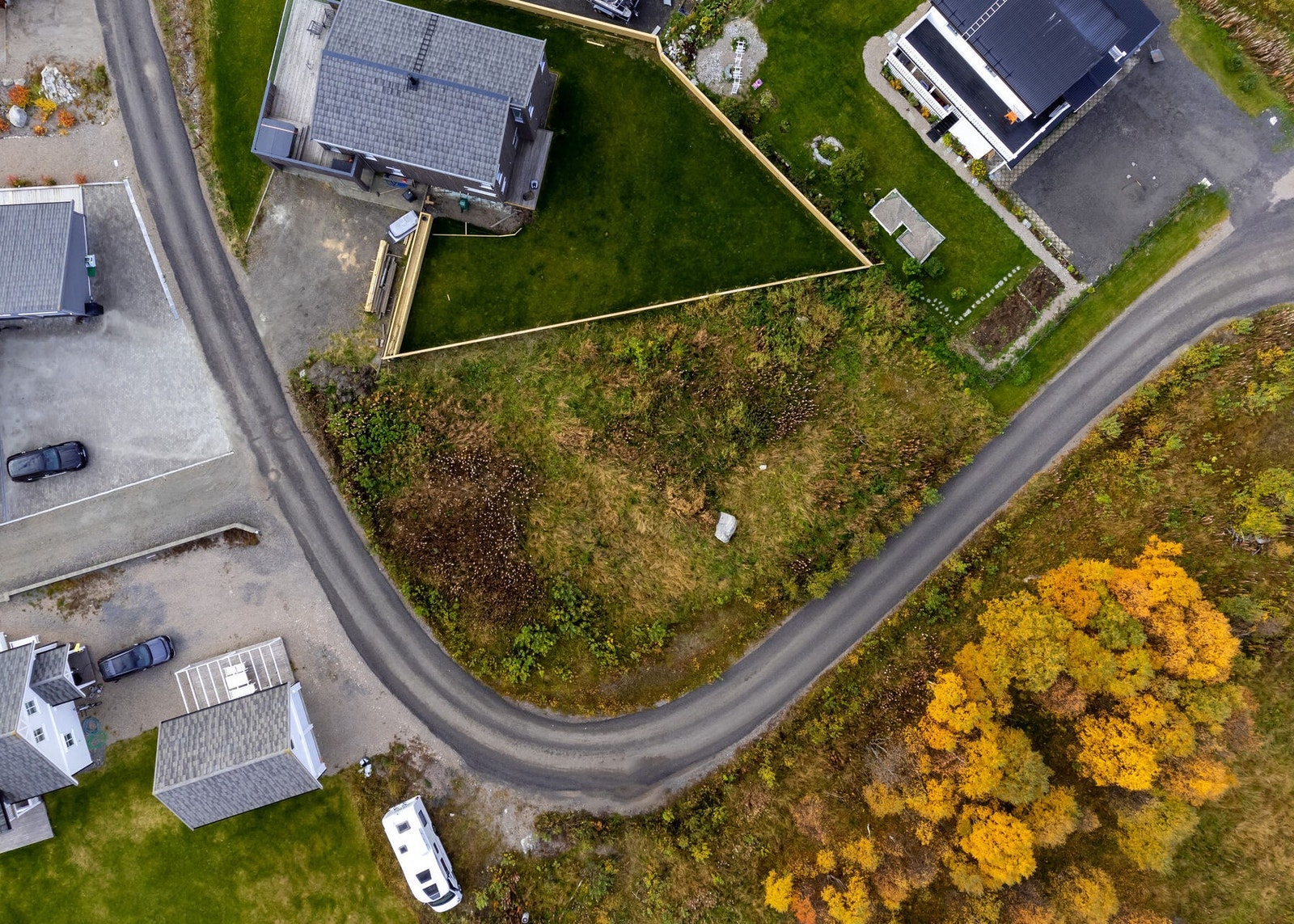Sett fra fugleperspektiv. Det er lagt opp til boliger i funkisstil, men noen har bygget andre typer boliger etter disp. fra kommunen Galleribilde