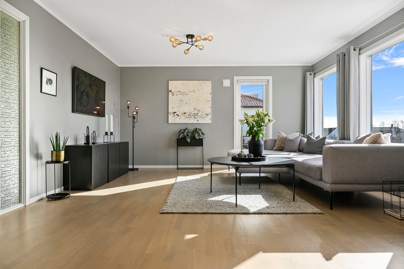 1. etg.: Stue Galleribilde