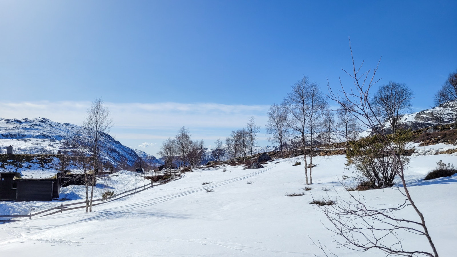 Usikten mot sør / vest med gode solforhold gjennom hele dagen. Galleribilde