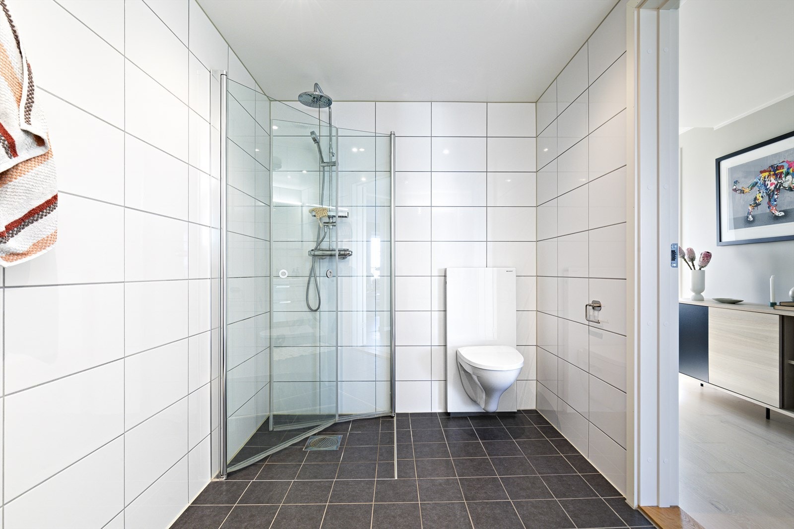På dette badet er det også mulig å sette inn badekar om ønsket. Galleribilde