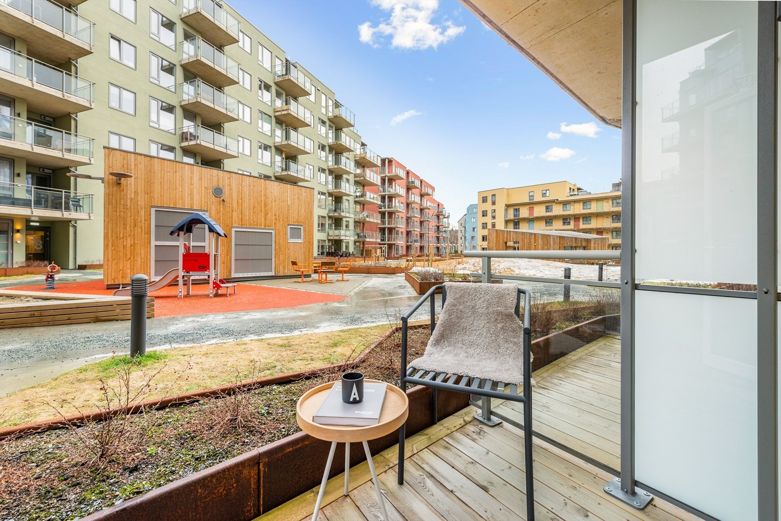 Her har du god plass til ønsket utemøblement Galleribilde