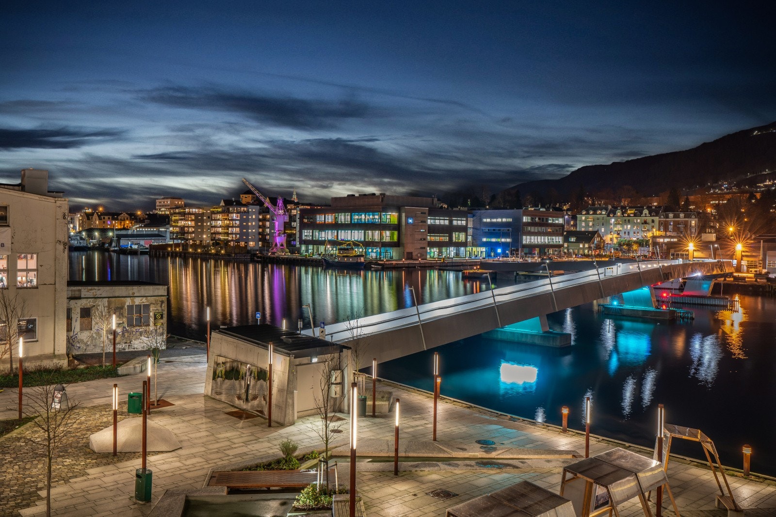 Småpudden er en kort gåtur unna og tar deg raskt over til BI Marineholmen og videre til Nygårdshøyden ned til sentrum. Galleribilde