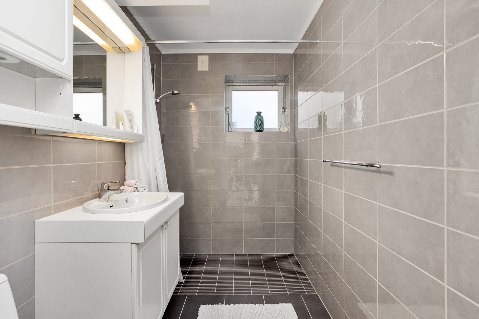 Bad i u-etg. m/servant, wc og dusj. Galleribilde