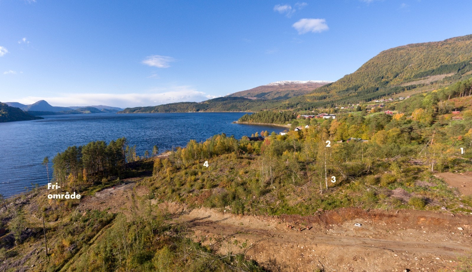 Tomtene på høyden til høyre (1-4) er sørvendte med fantastisk utsikt Galleribilde