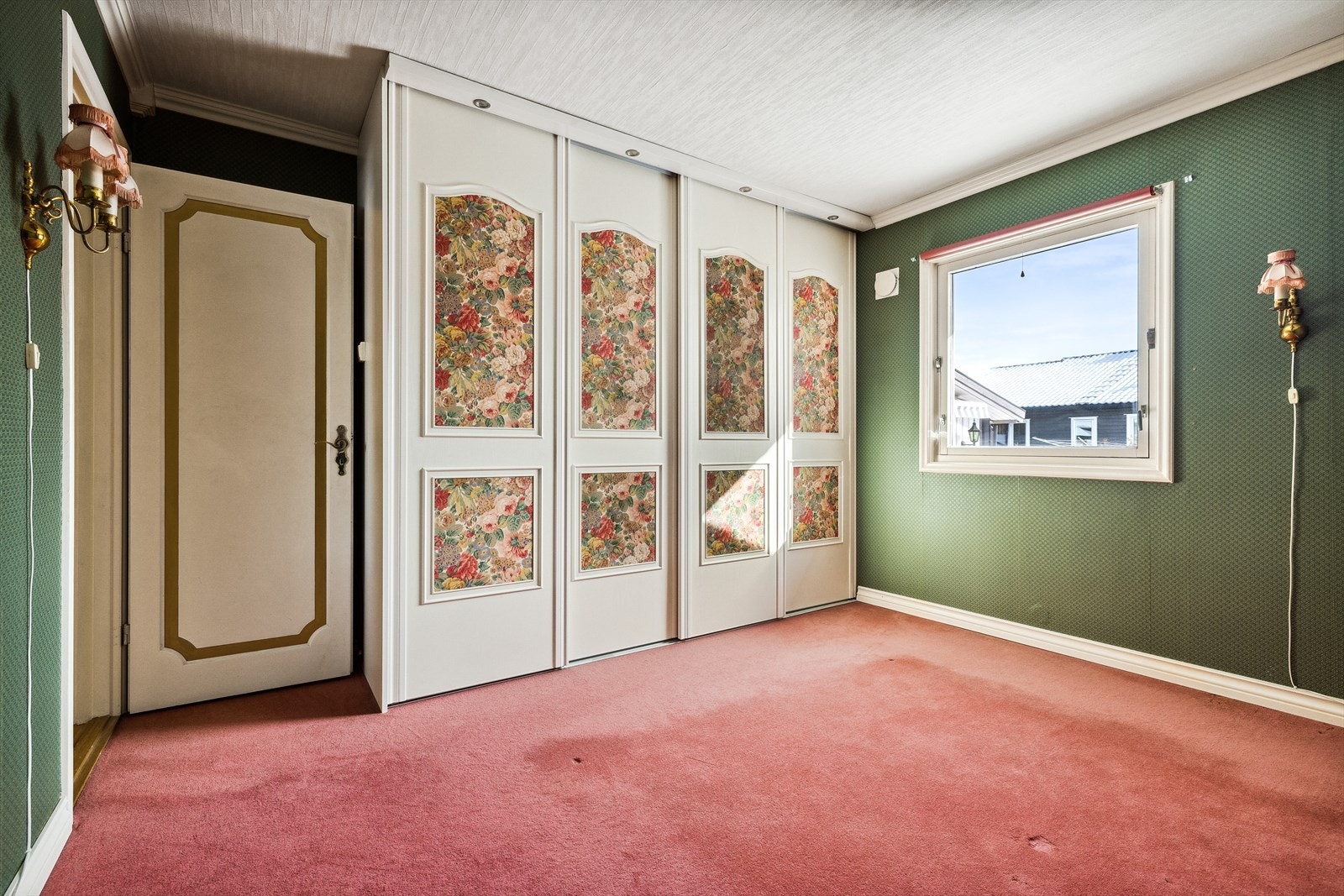 Hovedsoverom med skyvedørgarderobe Galleribilde