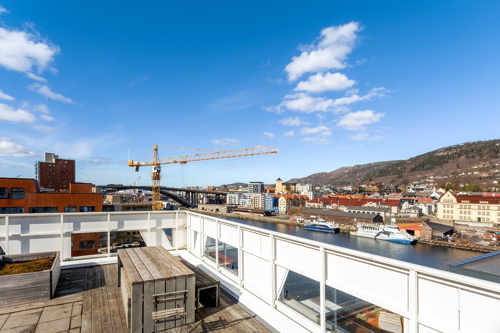 Ypperlig sol- og utsiktsforhold. Galleribilde