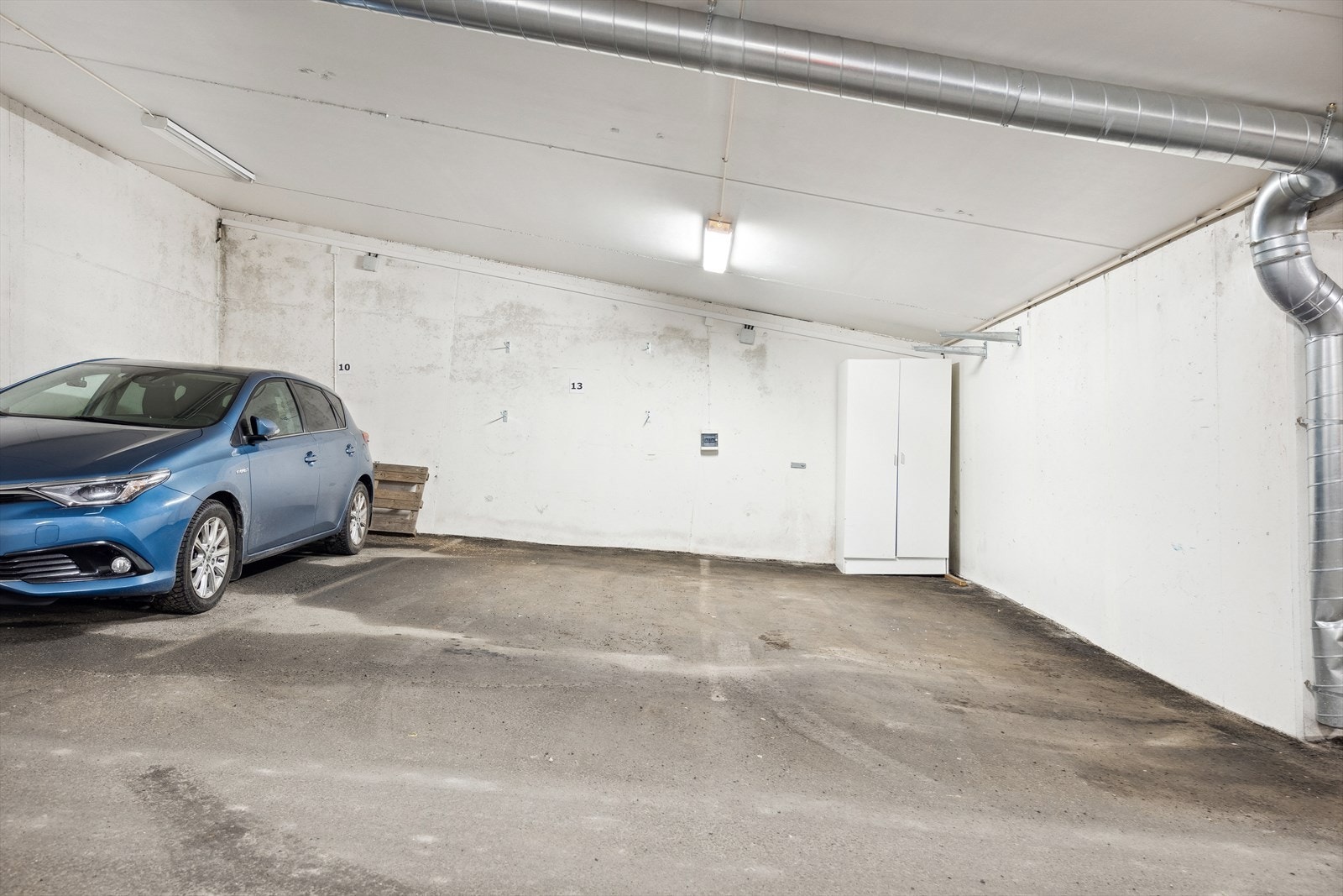 Det medfølger 2 biloppstillingsplasser til leiligheten. Galleribilde