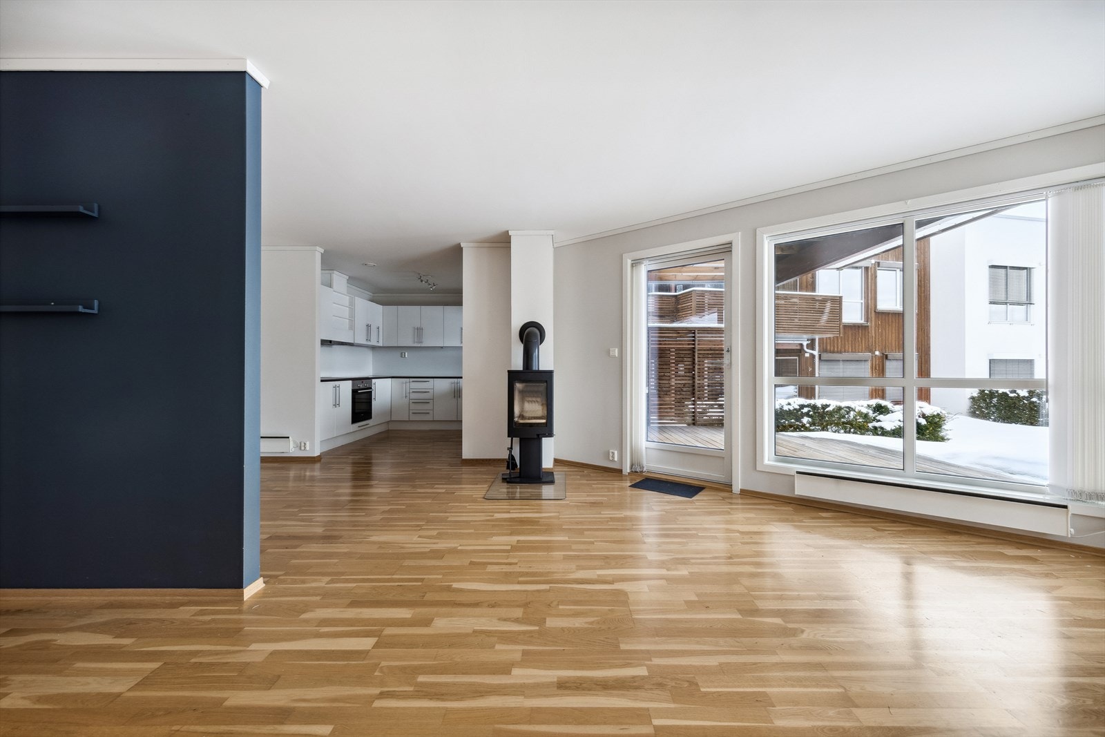 Stor stue, som rommer ulike avdelinger. Galleribilde