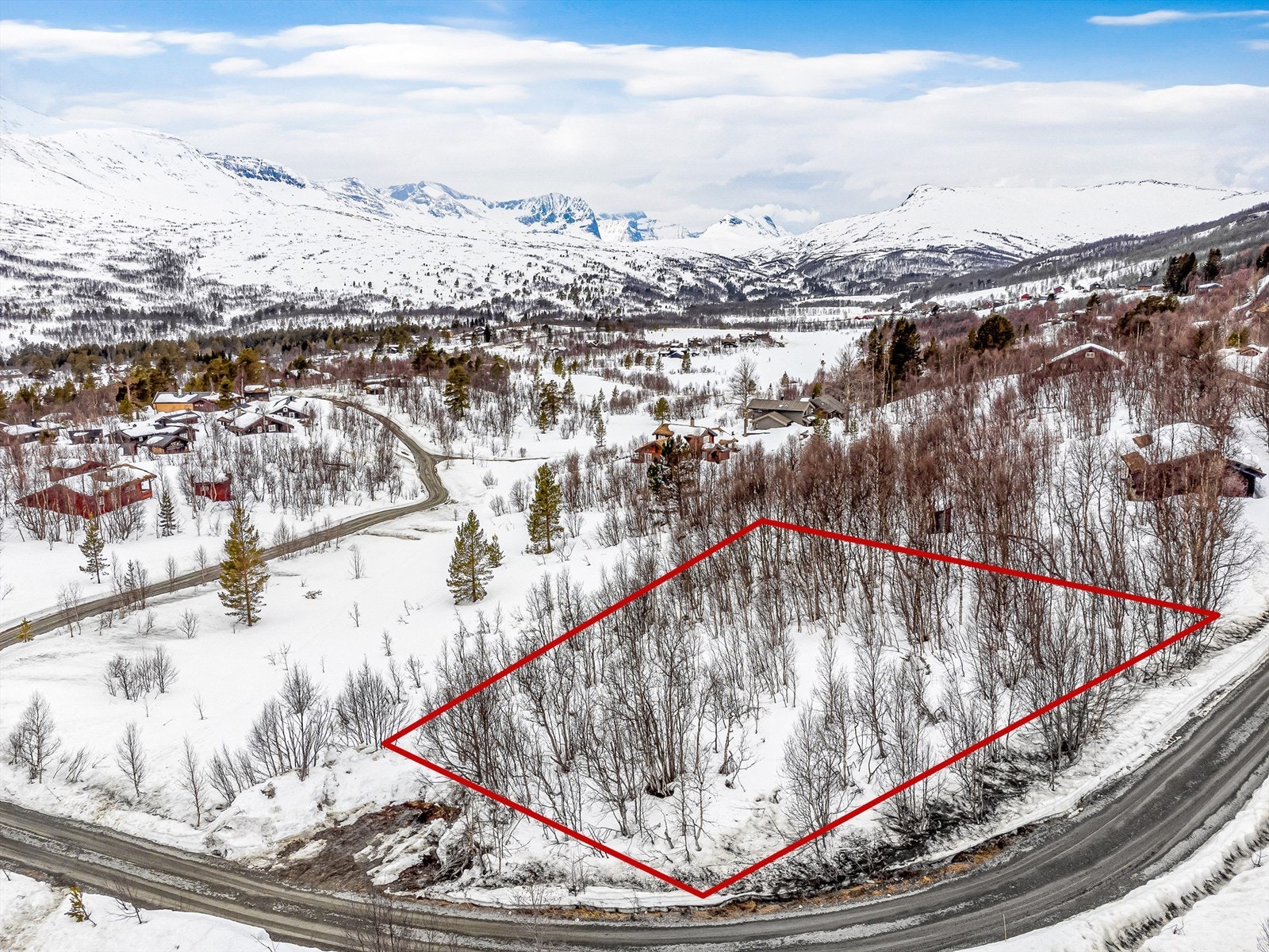 Her kan du nyte roen i vakker natur og fjellandskap - med gode muligheter for friluftsliv og fritidsaktiviteter. Galleribilde