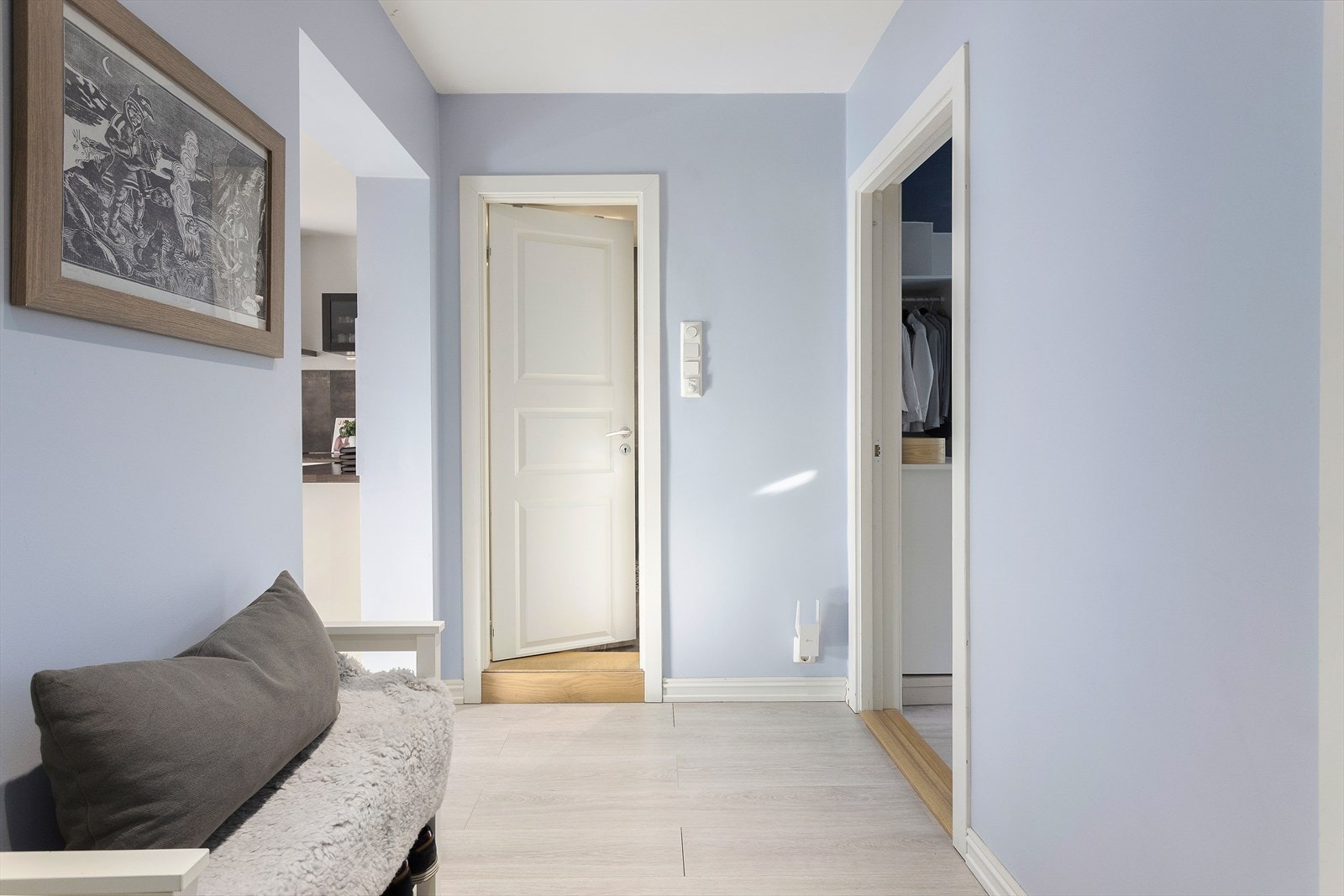Her ønskes du velkommen inn i en hyggelig entre. Galleribilde