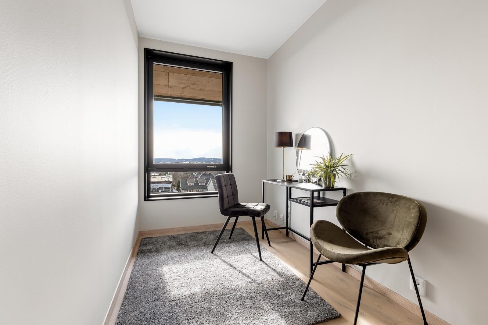 Soverom nr. 3 som kan brukes som kontor, gjesterom eller medirom. Mange muligheter. Galleribilde