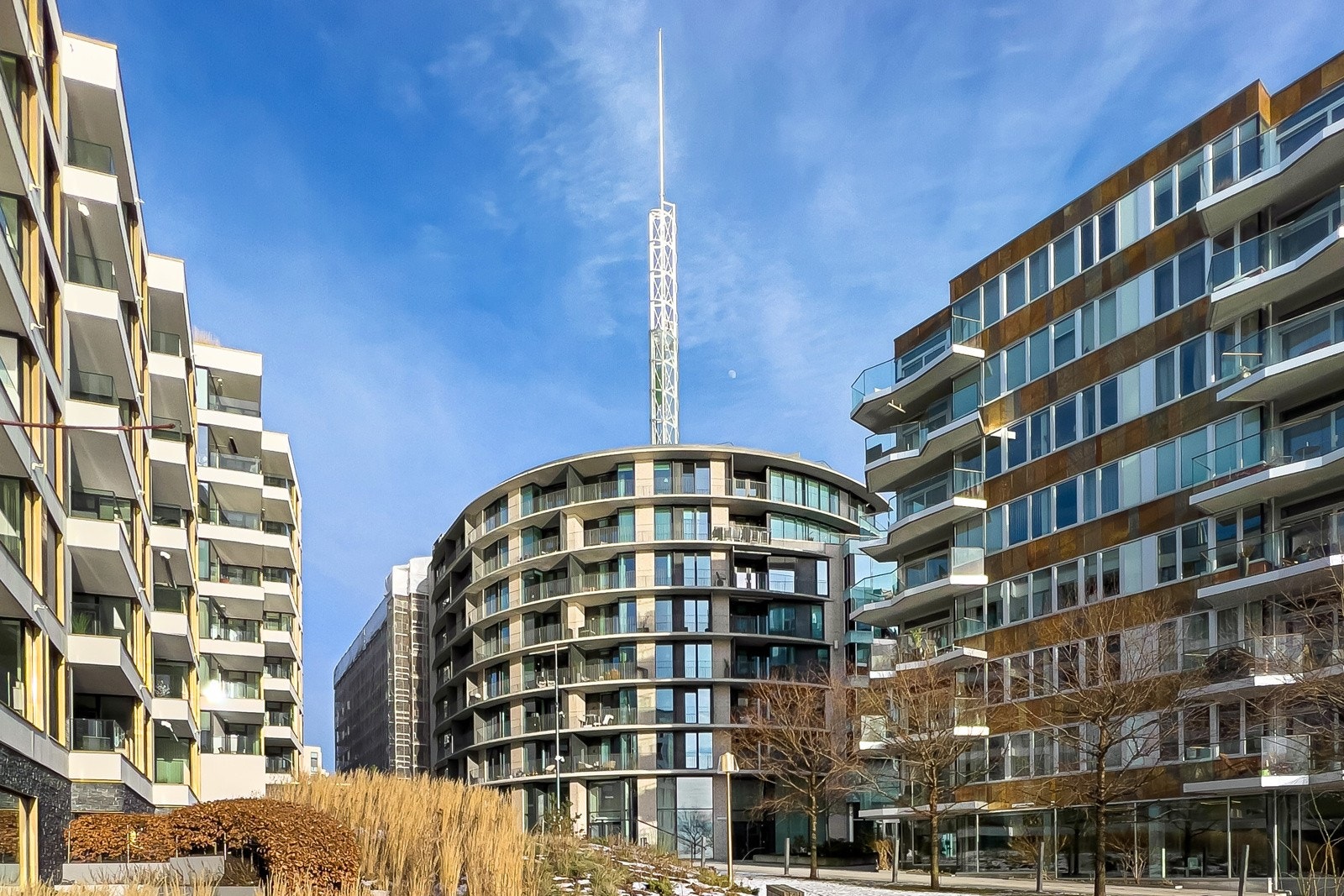 Her bor du sentralt med nærhet til restauranter og et rikt utvalg av butikker i tillegg til park, badeplass og kulturtilbud. Galleribilde
