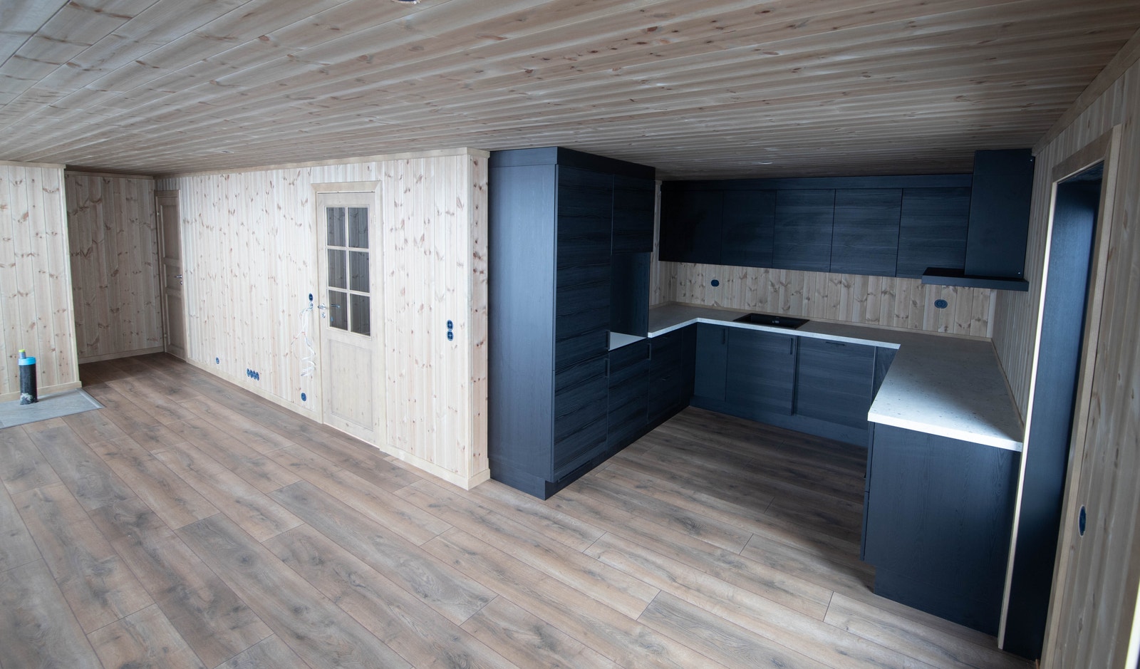 Strai kjøkken Sort Femunden Galleribilde