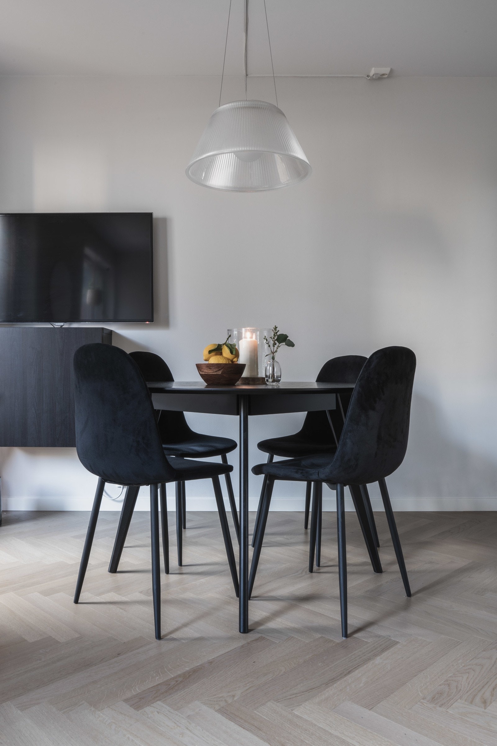 Stue med god plass til spisebord Galleribilde