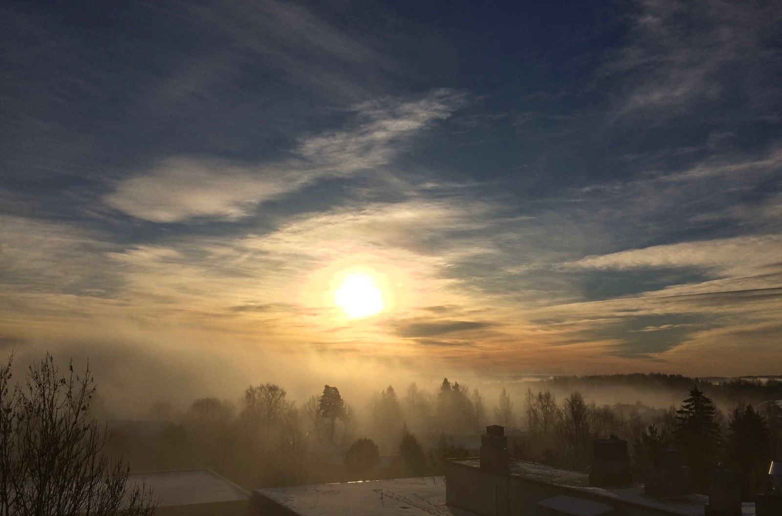 Her kan du nyte fantastiske soloppganger. På kvelden titter månen frem som gir deg fin utsikt også når det blir mørkt. Galleribilde