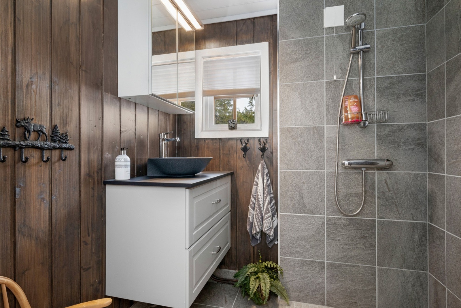 Badet er på ca. 3m². Galleribilde